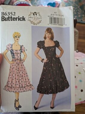 Butterick B6352 Vintage Floral Square-Neck Dress Pattern Gertie Uncut